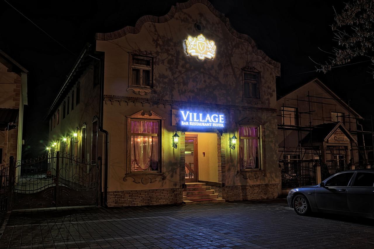 Hotel Village Stari Banovci エクステリア 写真